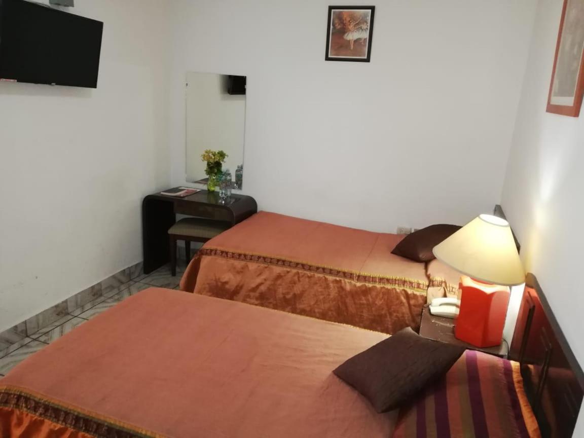 Hotel Grecia Real サンサルバドル エクステリア 写真