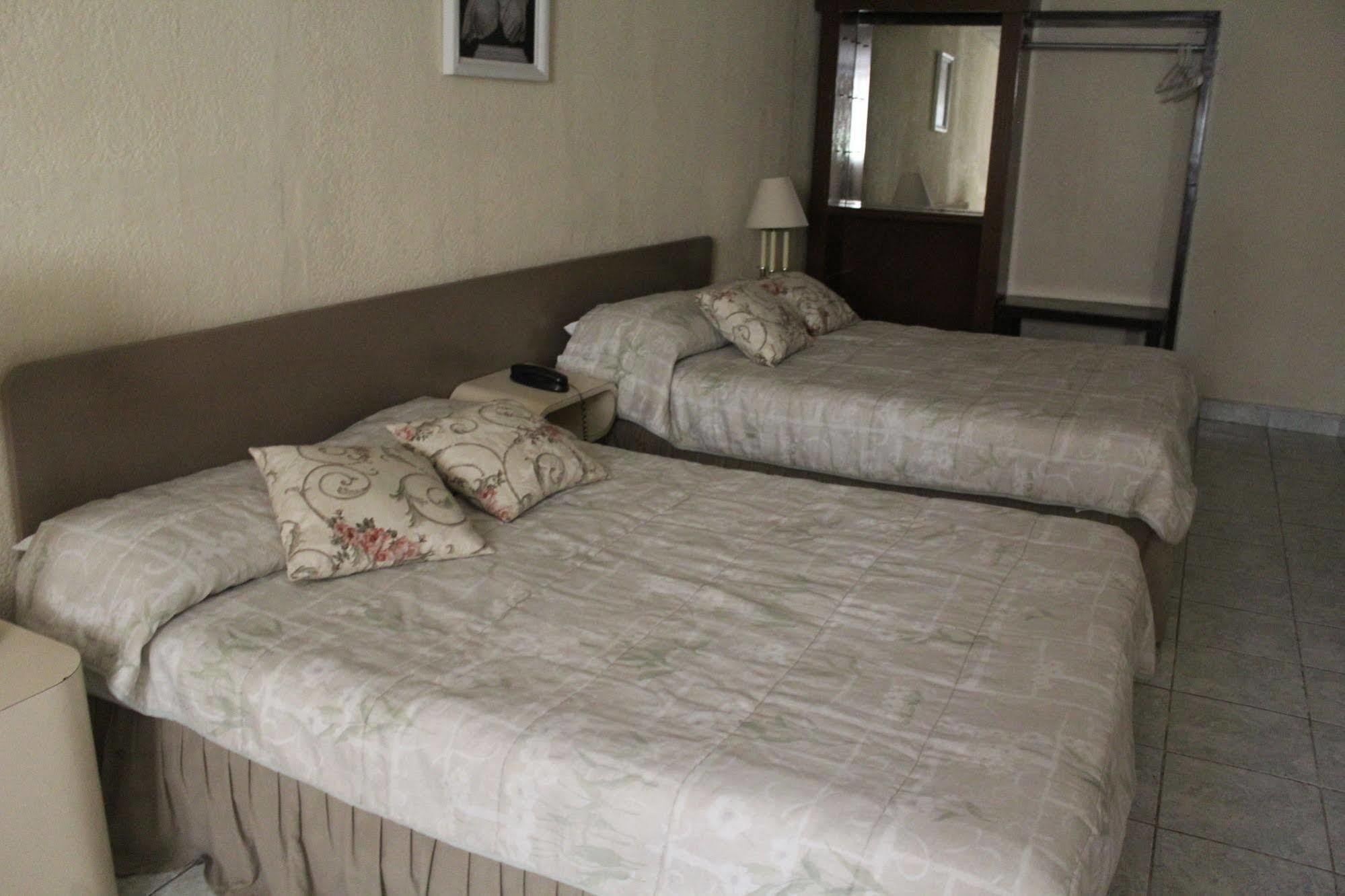 Hotel Grecia Real サンサルバドル エクステリア 写真
