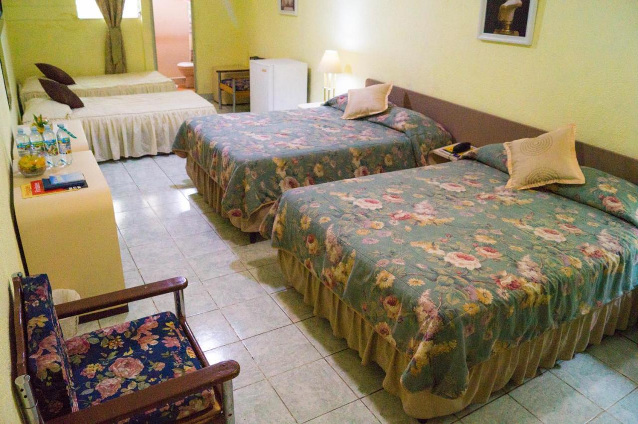 Hotel Grecia Real サンサルバドル エクステリア 写真