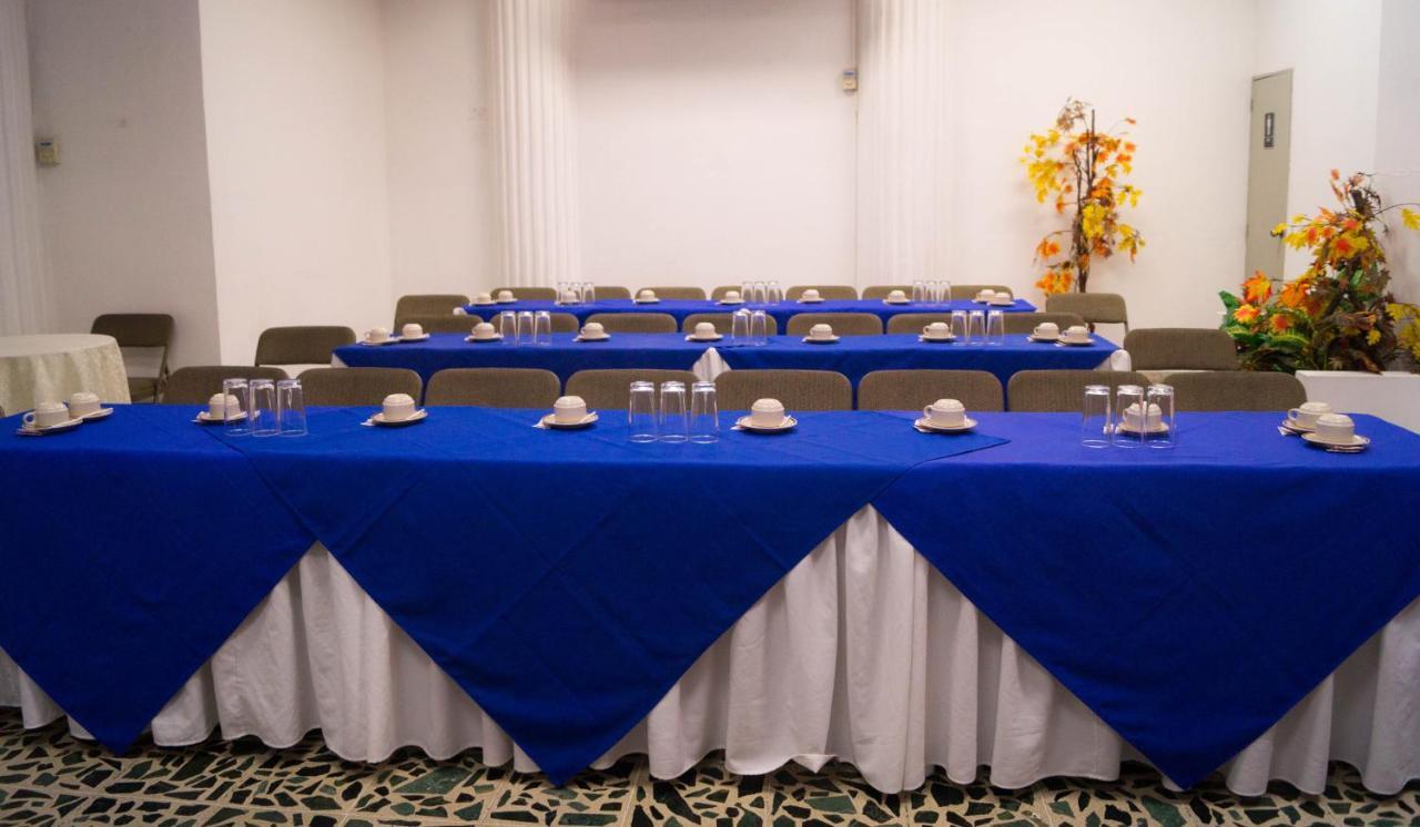 Hotel Grecia Real サンサルバドル エクステリア 写真